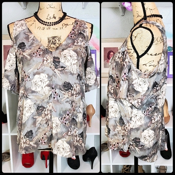 14th & Union - Floral Design Cold Shoulder Blouse, Size M - Picture 1 of 6